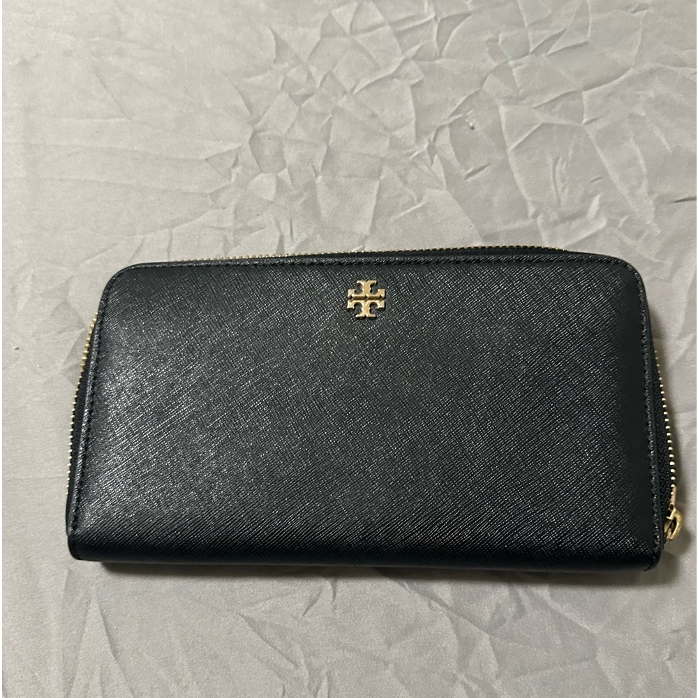 Tory Burch zippy wallet